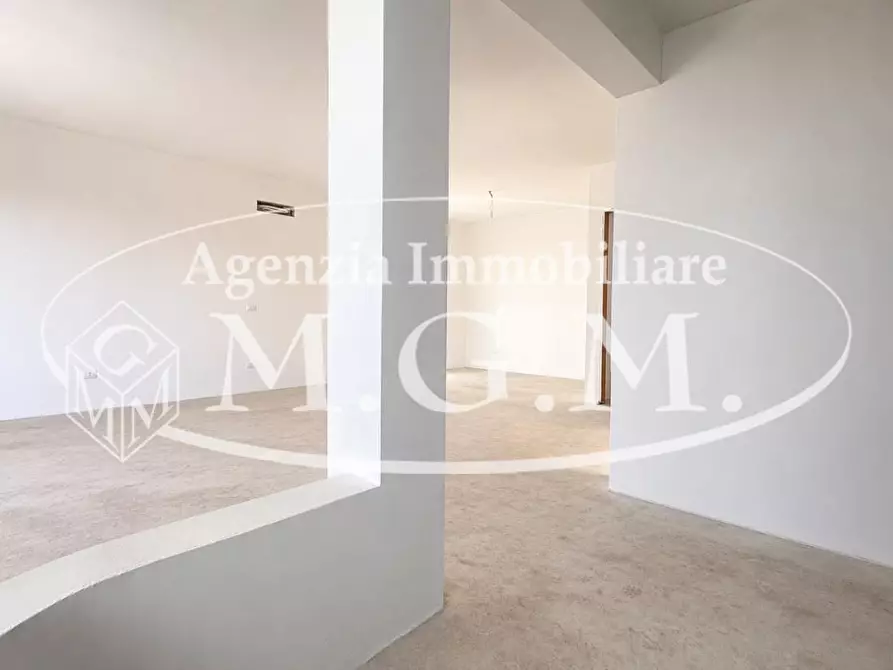 Immagine 2 di Mansarda in vendita  a Pontedera