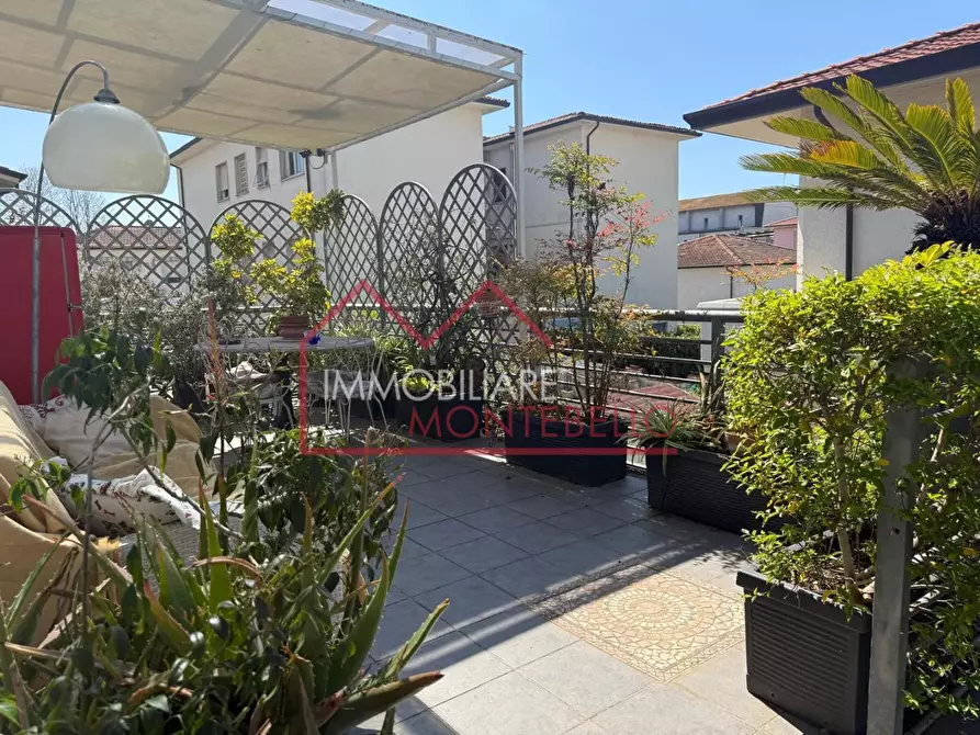 Immagine 30 di Mansarda in vendita  a Camaiore
