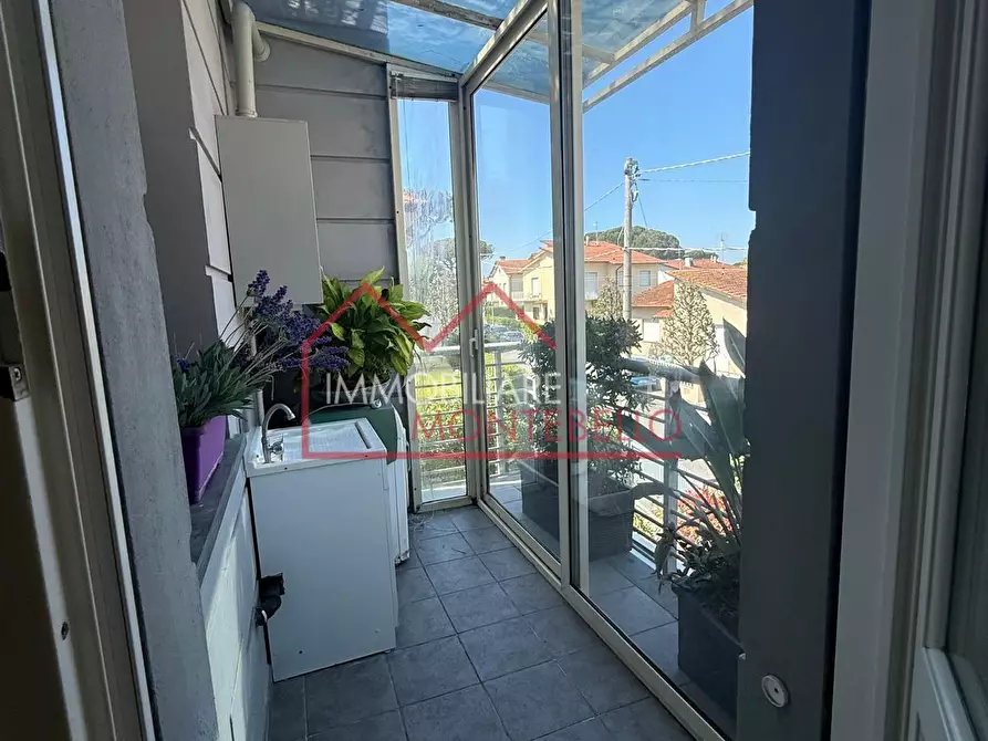 Immagine 8 di Mansarda in vendita  a Camaiore