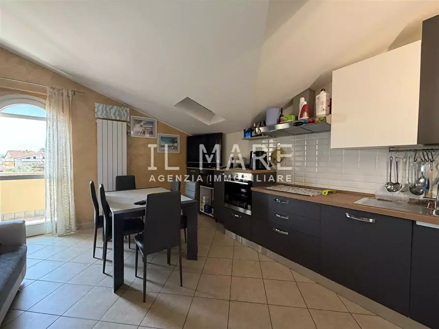 Immagine 16 di Appartamento in vendita  a Massa