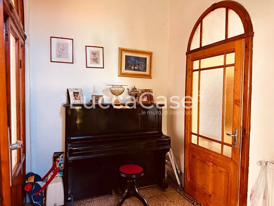 Immagine 14 di Villa in vendita  a Barga