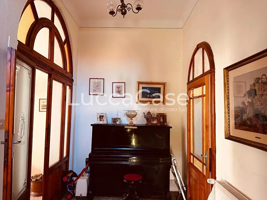 Immagine 13 di Villa in vendita  a Barga