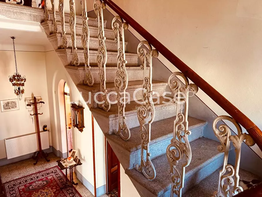 Immagine 18 di Villa in vendita  a Barga
