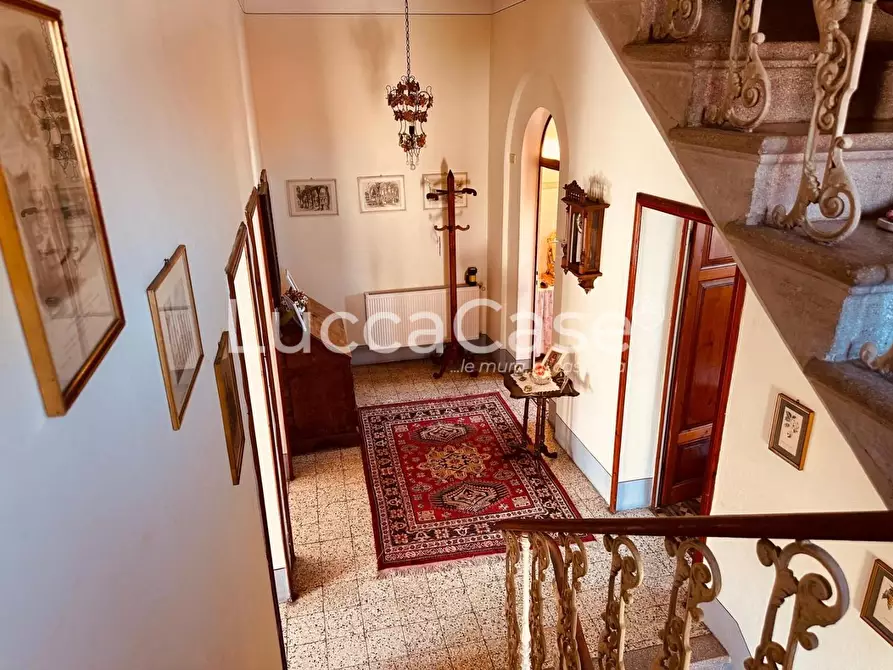 Immagine 20 di Villa in vendita  a Barga