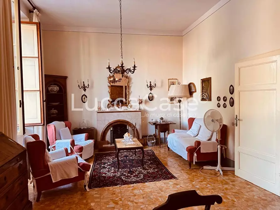 Immagine 8 di Villa in vendita  a Barga