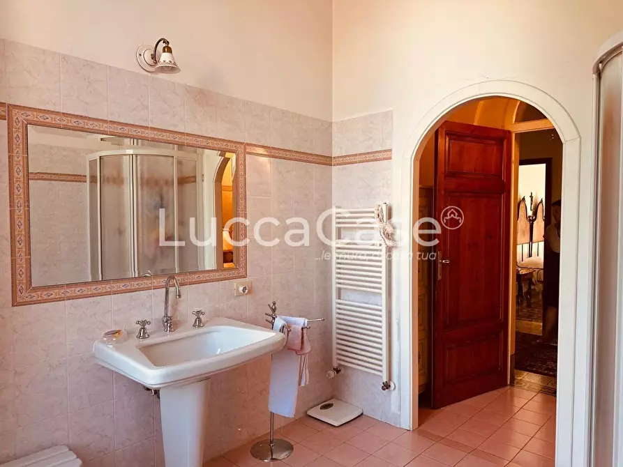 Immagine 31 di Villa in vendita  a Barga