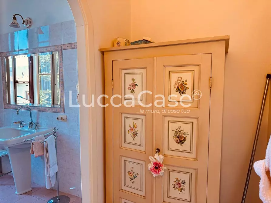 Immagine 33 di Villa in vendita  a Barga