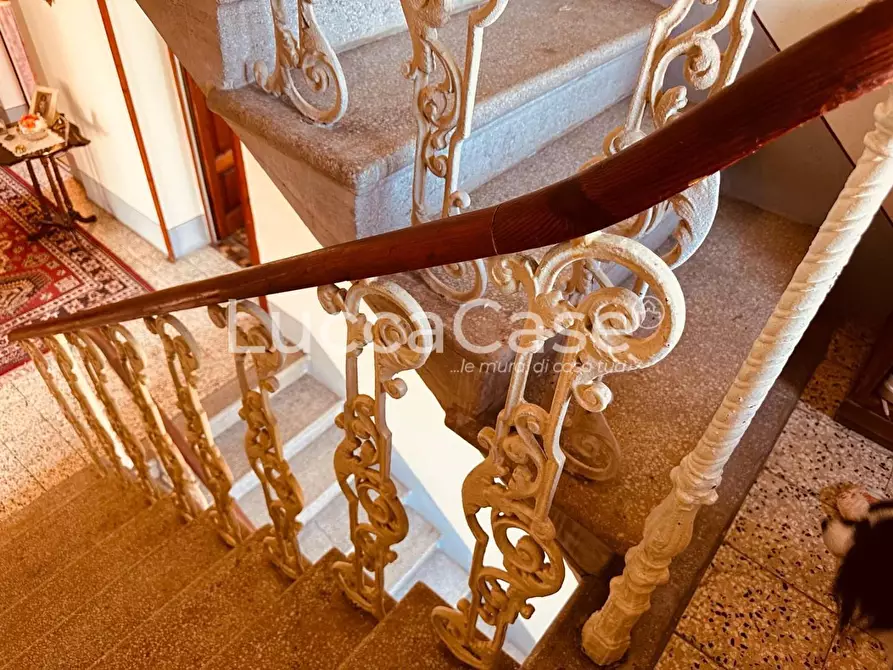 Immagine 21 di Villa in vendita  a Barga