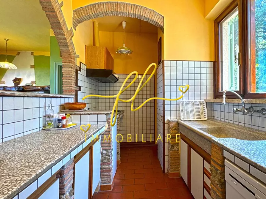 Immagine 11 di Villa in vendita  a Monteverdi Marittimo