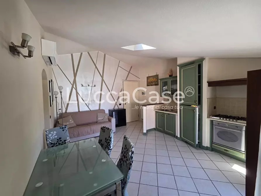 Immagine 4 di Appartamento in vendita  a Camaiore