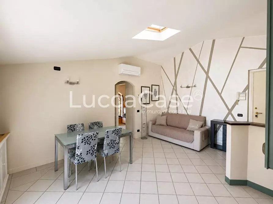 Immagine 11 di Appartamento in vendita  a Camaiore