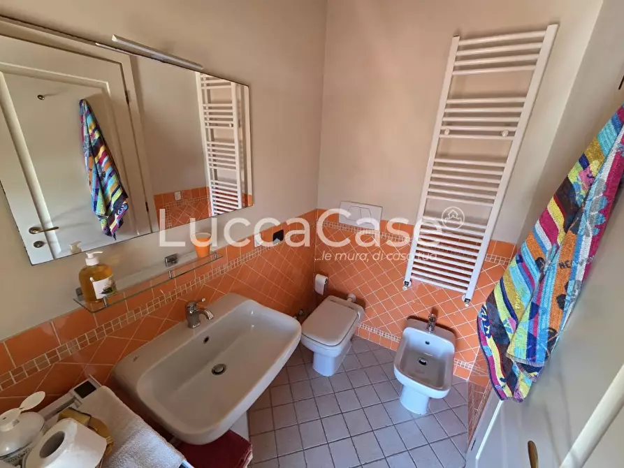 Immagine 8 di Appartamento in vendita  a Camaiore