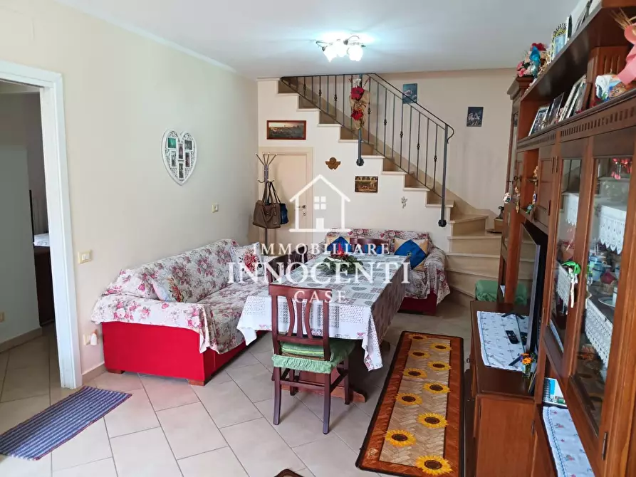 Immagine 3 di Appartamento in vendita  a Massa