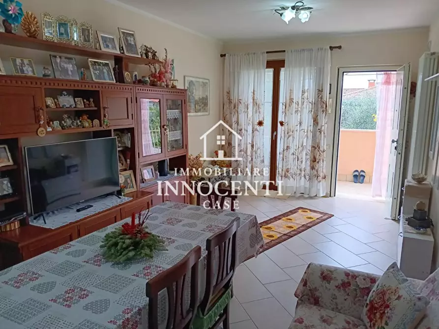Immagine 1 di Appartamento in vendita  a Massa