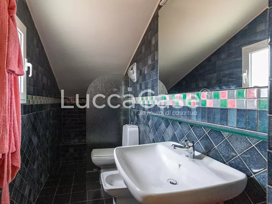 Immagine 25 di Villa in vendita  a Montecatini Terme