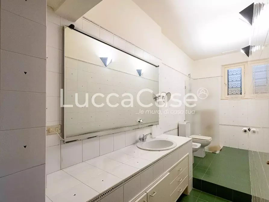 Immagine 18 di Villa in vendita  a Montecatini Terme