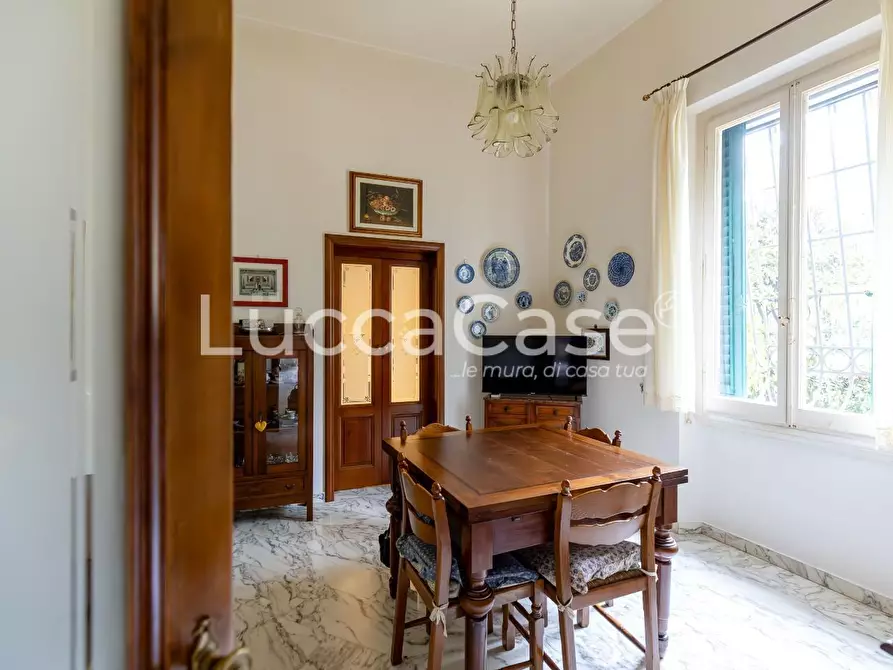 Immagine 8 di Villa in vendita  a Montecatini Terme