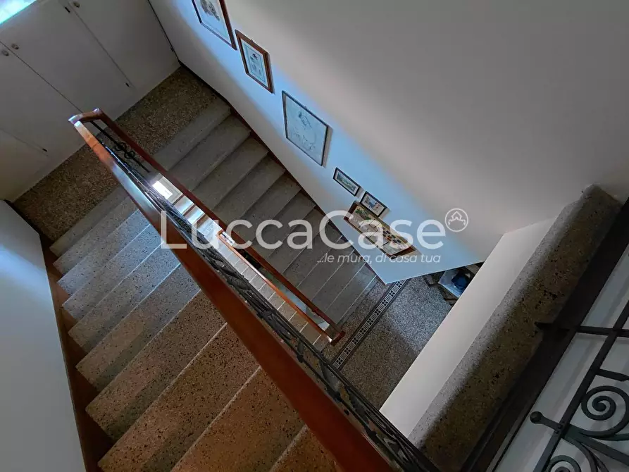 Immagine 14 di Villa in vendita  a Montecatini Terme