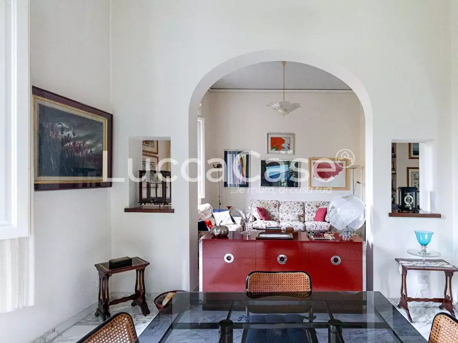 Immagine 3 di Villa in vendita  a Montecatini Terme