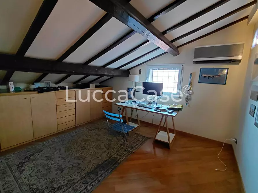Immagine 27 di Villa in vendita  a Montecatini Terme