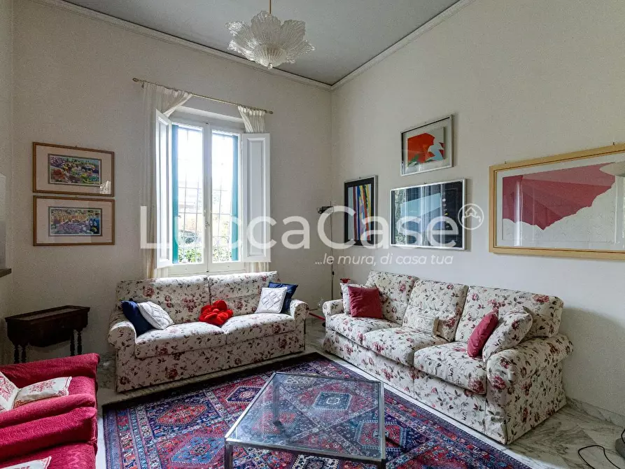 Immagine 4 di Villa in vendita  a Montecatini Terme