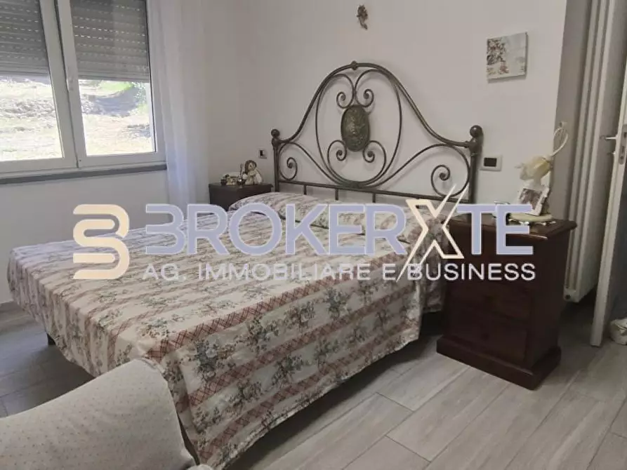 Immagine 12 di Casa indipendente in vendita  a Massa