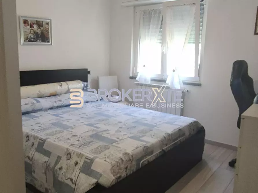 Immagine 9 di Casa indipendente in vendita  a Massa