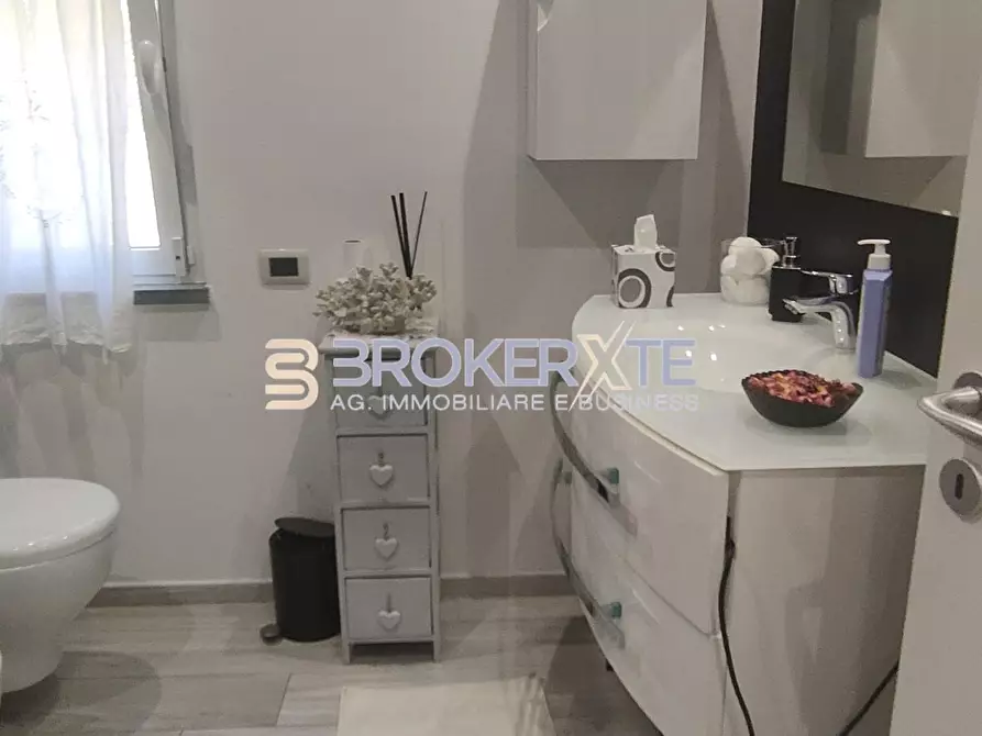 Immagine 10 di Casa indipendente in vendita  a Massa