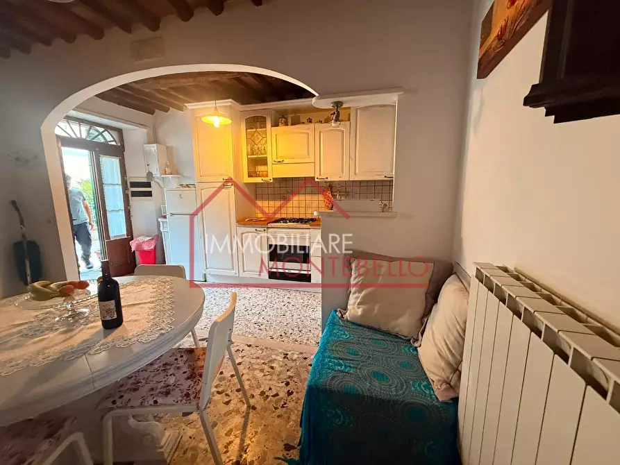 Immagine 16 di Terratetto in vendita  a Camaiore