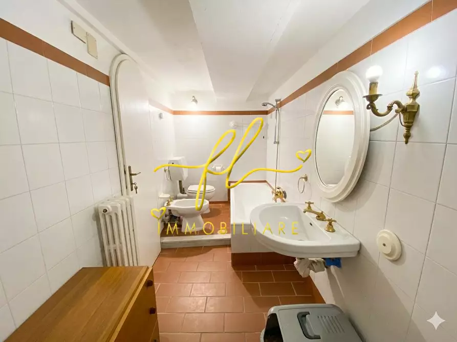 Immagine 23 di Immobile di prestigio in vendita  a Carrara