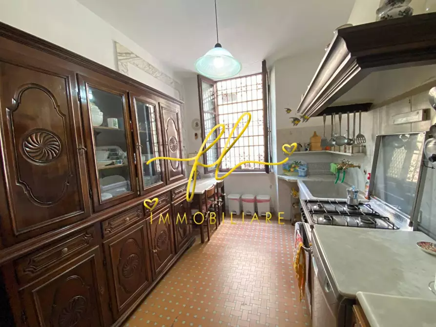 Immagine 5 di Immobile di prestigio in vendita  a Carrara