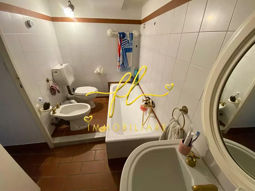 Immagine 22 di Immobile di prestigio in vendita  a Carrara