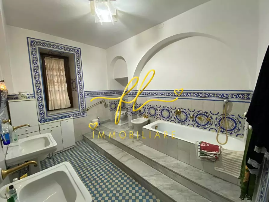 Immagine 19 di Immobile di prestigio in vendita  a Carrara