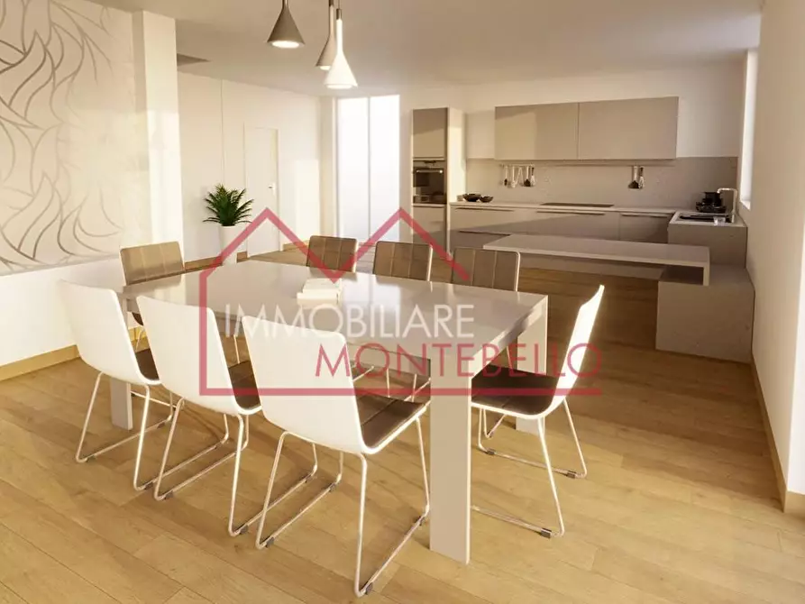 Immagine 1 di Appartamento in vendita  a Camaiore