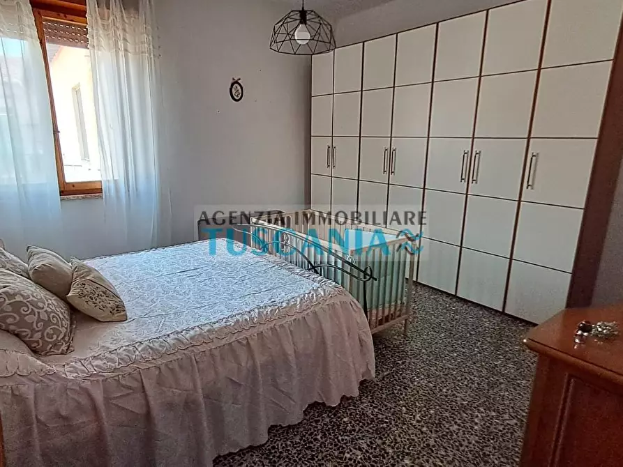 Immagine 10 di Appartamento in vendita  a Cecina