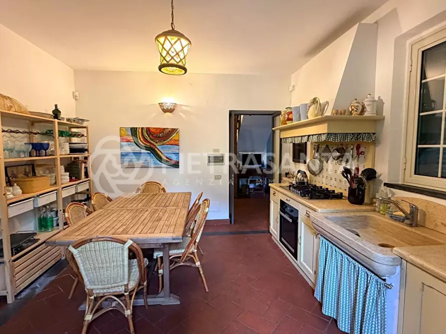 Immagine 12 di Villa in affitto  a Pietrasanta