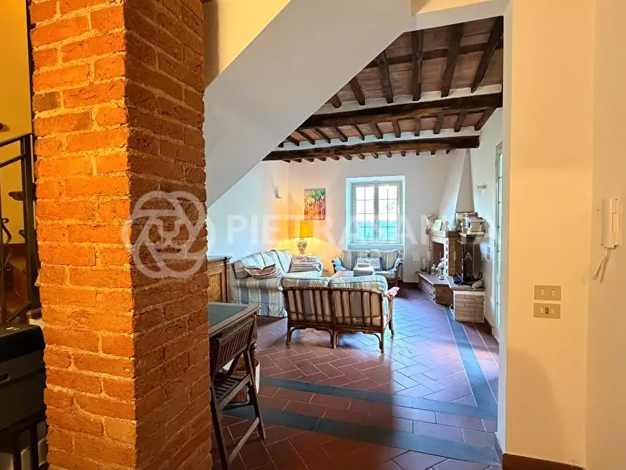 Immagine 26 di Villa in affitto  a Pietrasanta