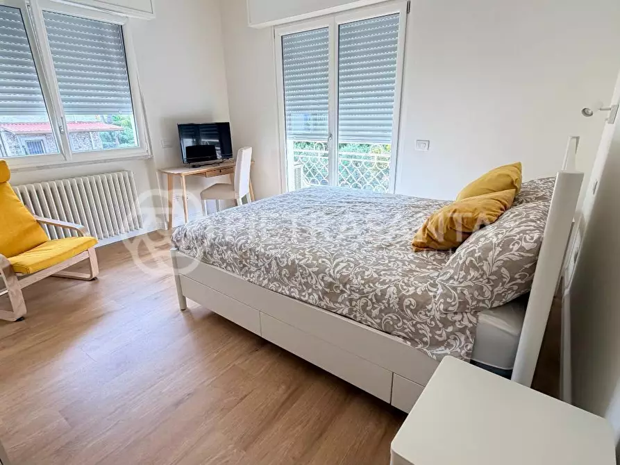 Immagine 20 di Villa in affitto  a Pietrasanta