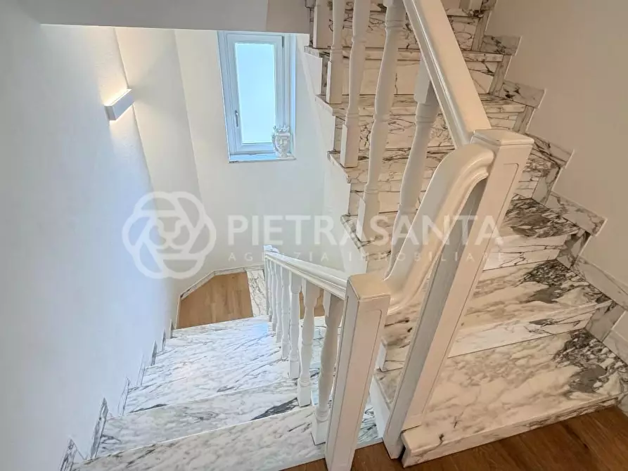 Immagine 9 di Villa in affitto  a Pietrasanta