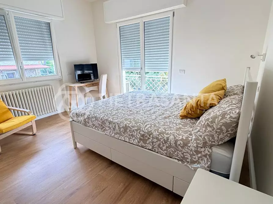 Immagine 21 di Villa in affitto  a Pietrasanta