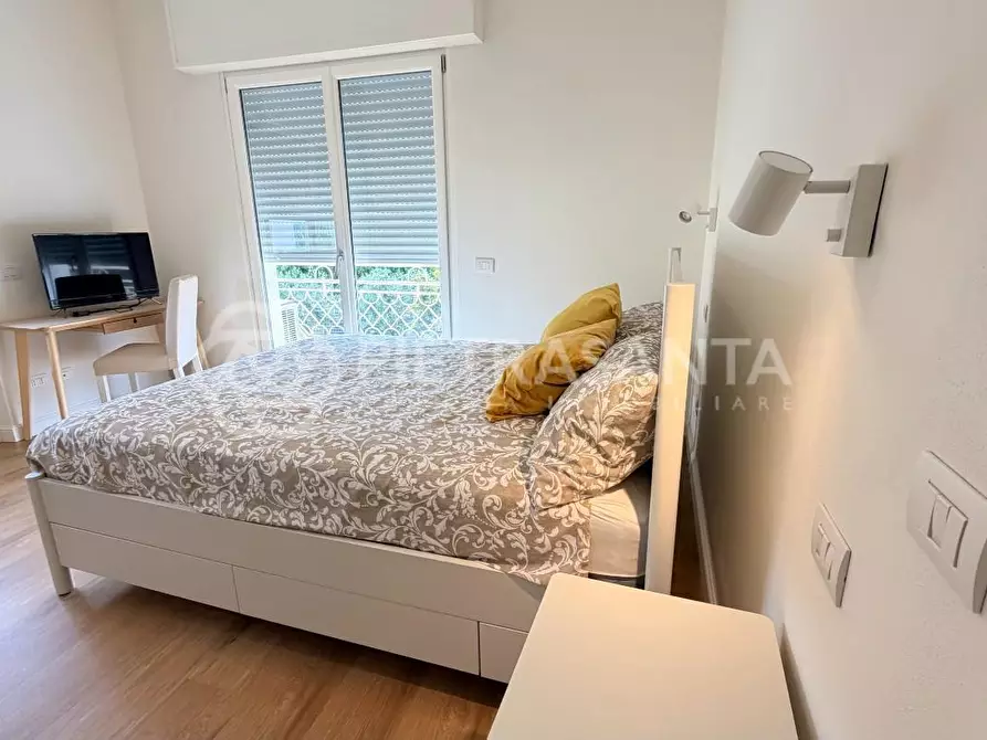 Immagine 23 di Villa in affitto  a Pietrasanta