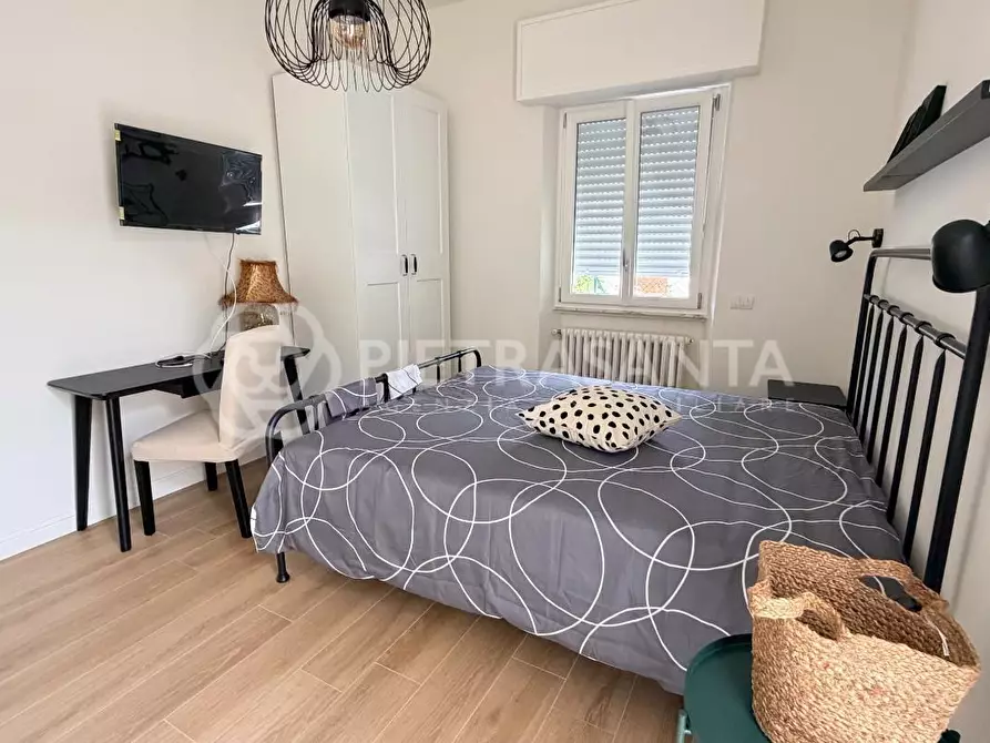 Immagine 38 di Villa in affitto  a Pietrasanta