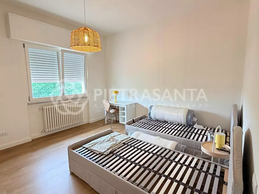 Immagine 18 di Villa in affitto  a Pietrasanta