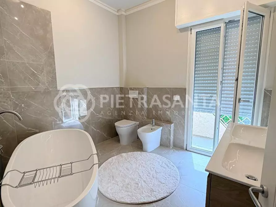 Immagine 15 di Villa in affitto  a Pietrasanta