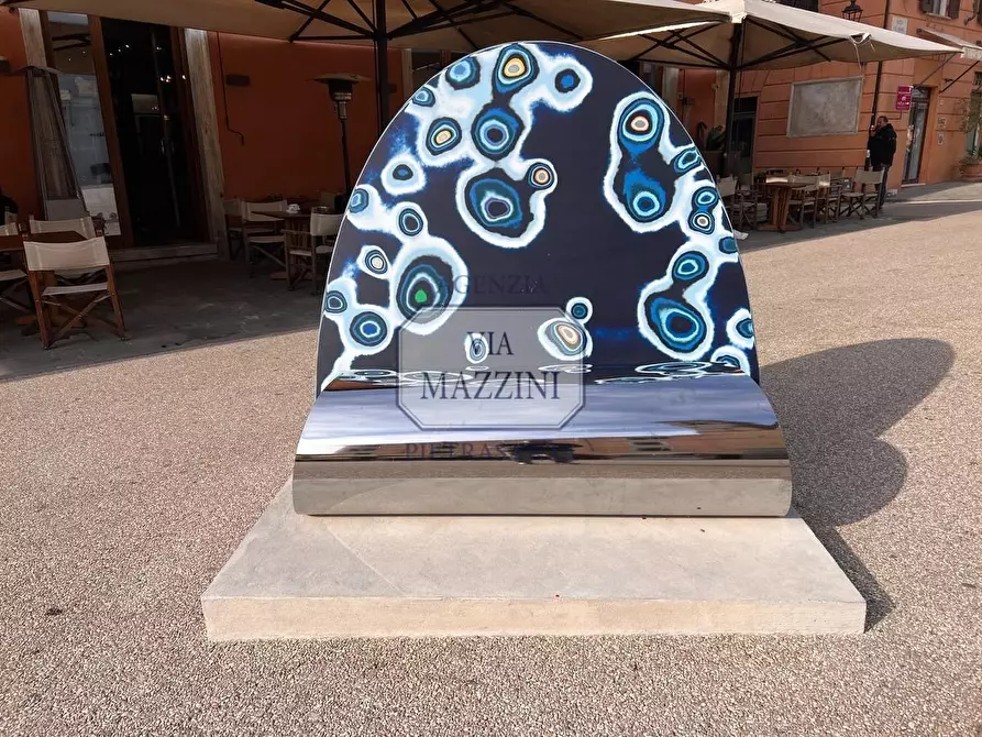 Immagine 14 di Laboratorio in vendita  a Pietrasanta