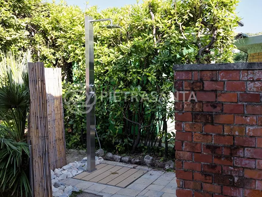 Immagine 15 di Villa in affitto  a Forte Dei Marmi