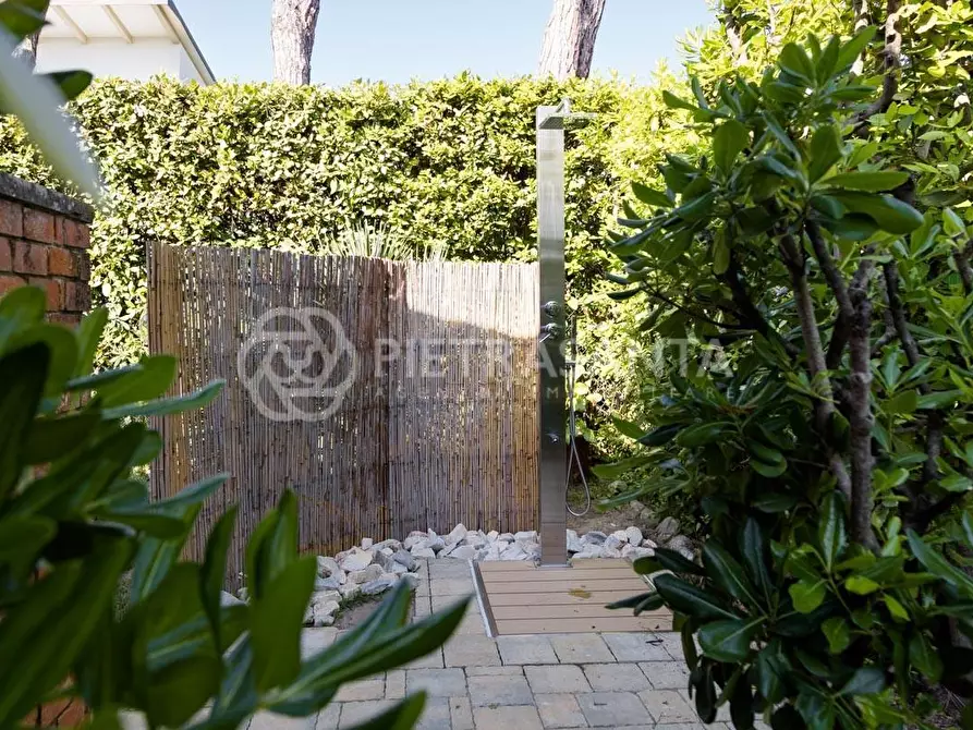 Immagine 16 di Villa in affitto  a Forte Dei Marmi