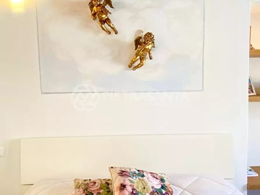 Immagine 26 di Appartamento in affitto  a Pietrasanta