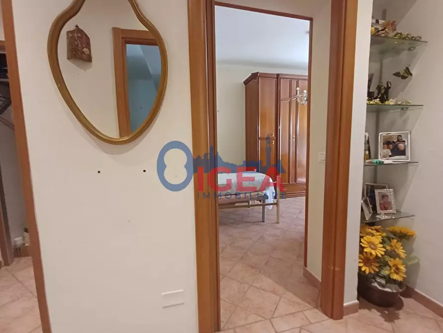 Immagine 11 di Appartamento in vendita  a Siena