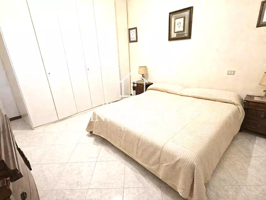 Immagine 21 di Appartamento in vendita  a Montignoso
